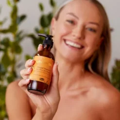 Antipodes Gel nettoyant éclat à la vitamine C Gospel - 200 ml