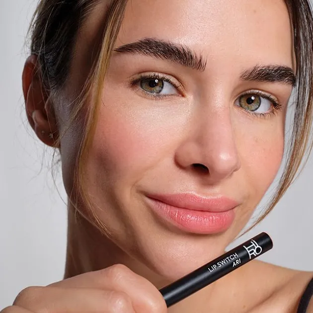 Hiro Cosmetics Crayon à lèvres Lip Switch - 2.5 g