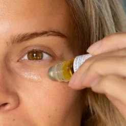 La Canopée Soin contour des yeux sensibles lissant aux fleurs - 6 ml