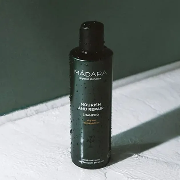 Madara Cosmétiques Shampoing bio Réparateur & Nourrissant - 250 ml