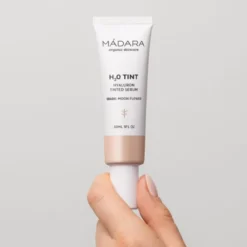 Madara Cosmétiques Sérum teinté à l'acide hyaluronique H2O Tint - 30 ml